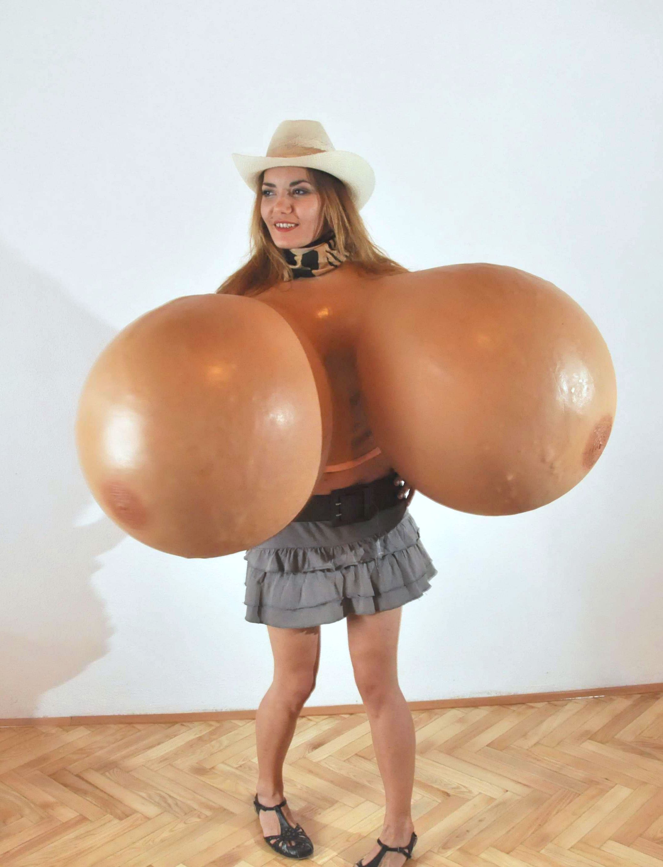 девушку с самой огромной грудью в мире фото 107