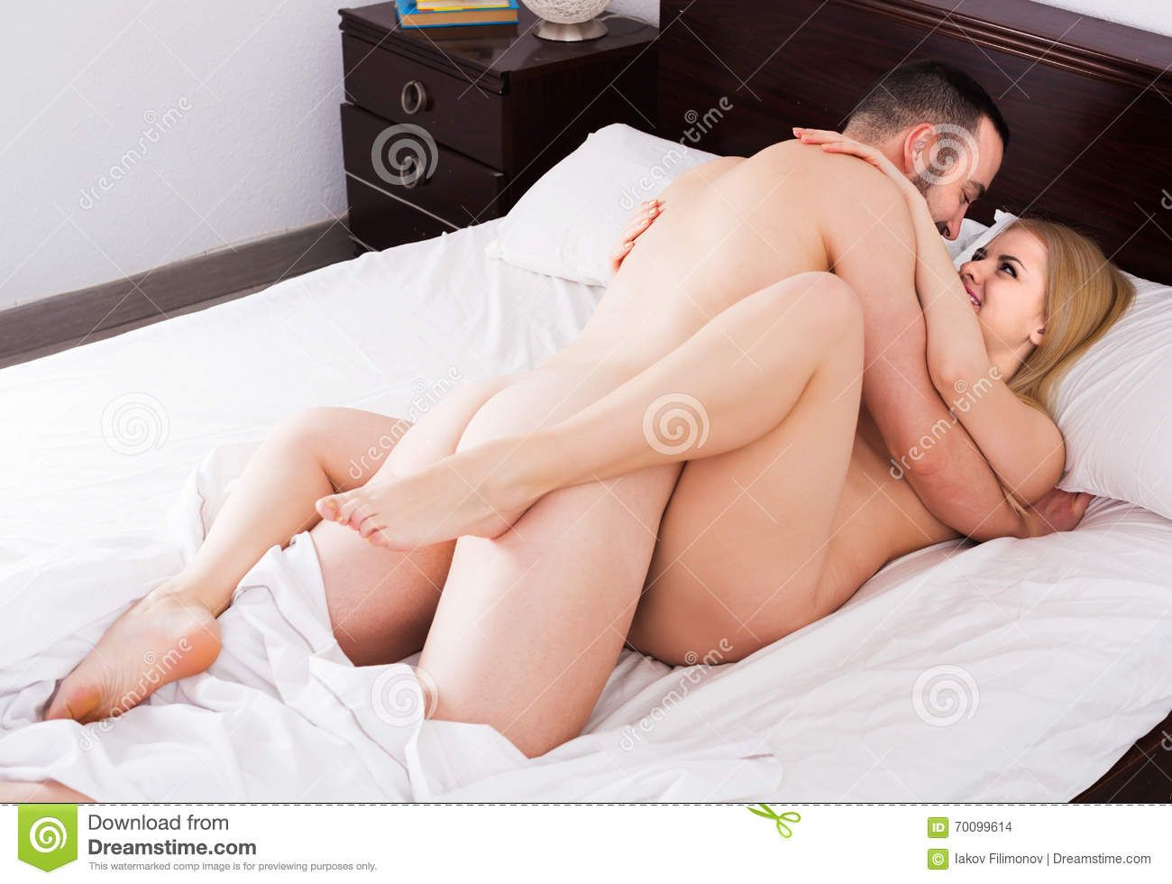 Nude sex in bed room pictures afbeelding